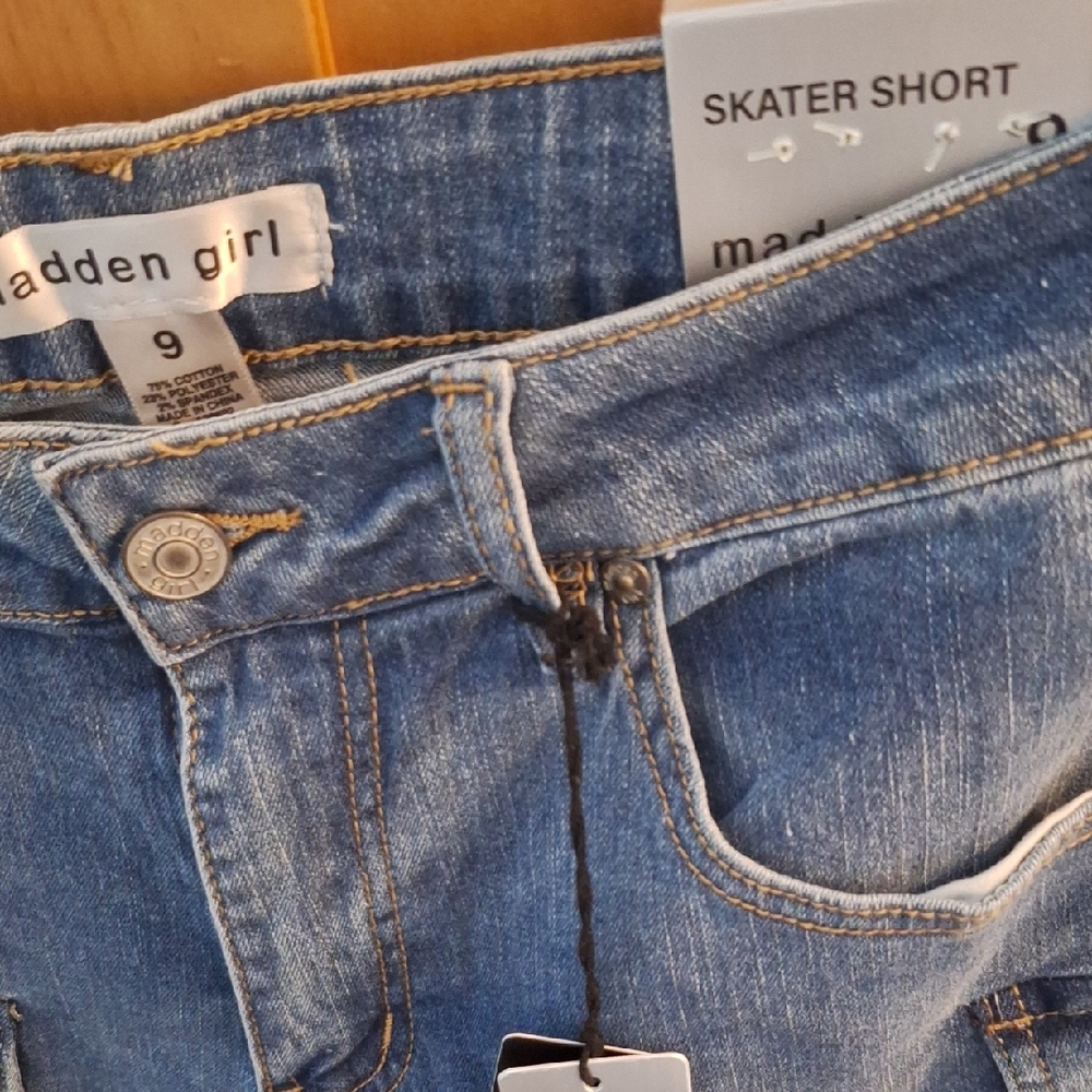 Madden Girl Distressed Blue Cargo Skater Shorts - Picture 2 of 7
